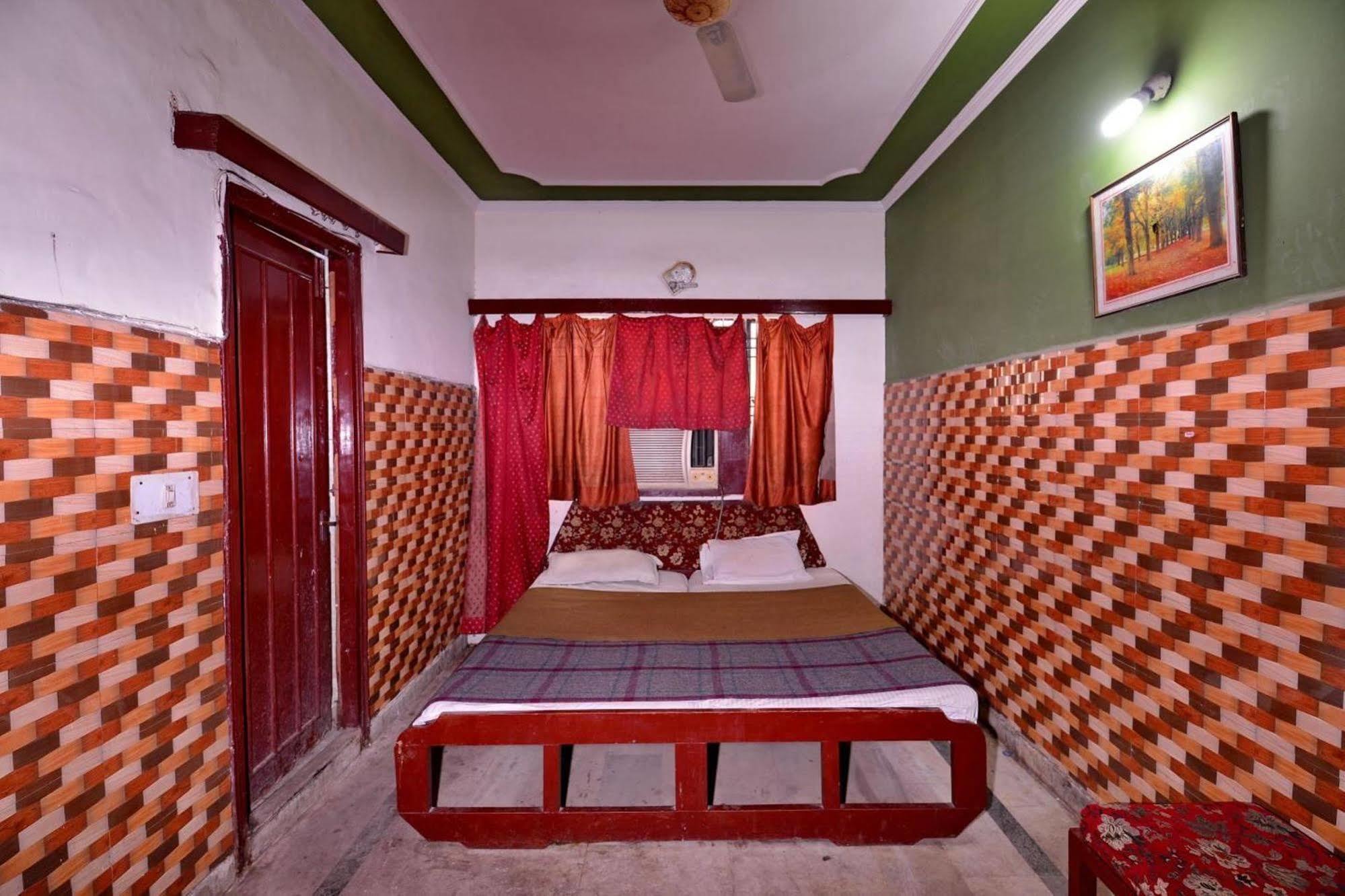 Aditya Palace Agra  Bagian luar foto